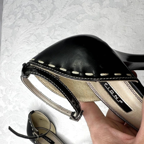 Fioni Black Open Toe High‎ Heels with Faux Flowers Size 7 - Picture 8 of 12